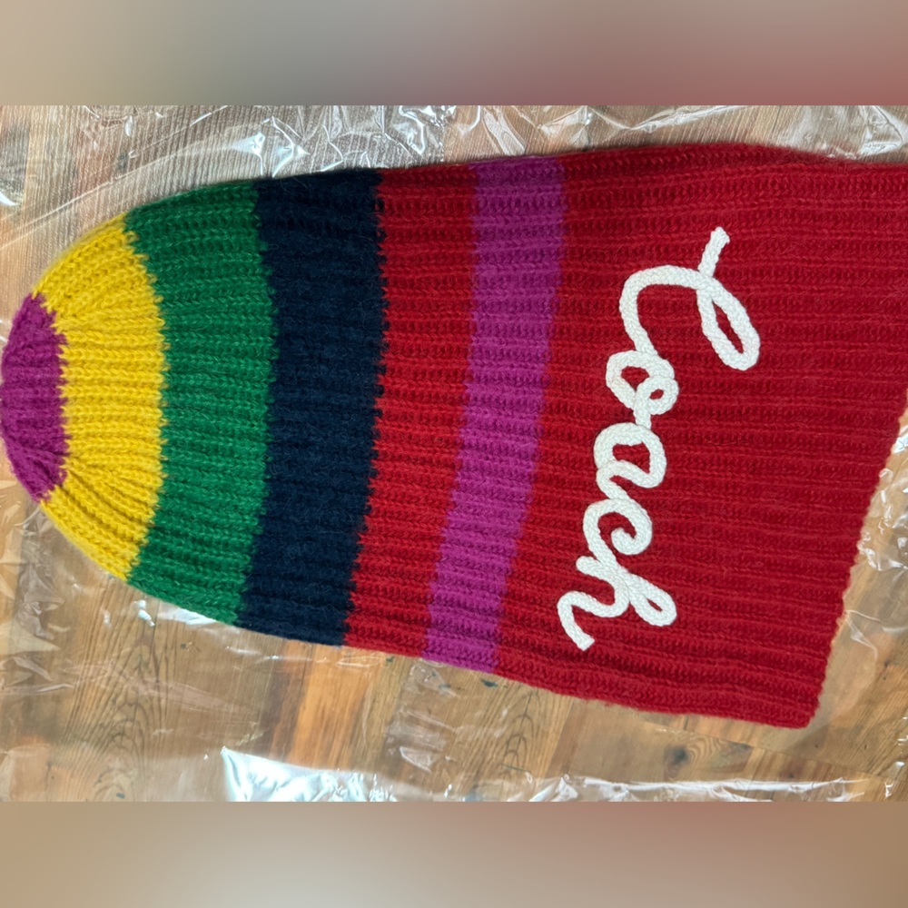 Rare Coach Logo Winter Hat / Beanie - Picture 2 of 8